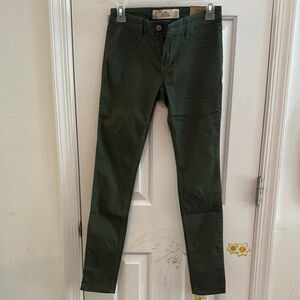 Hollister Green Super Skinny Pants - Size 0 Short